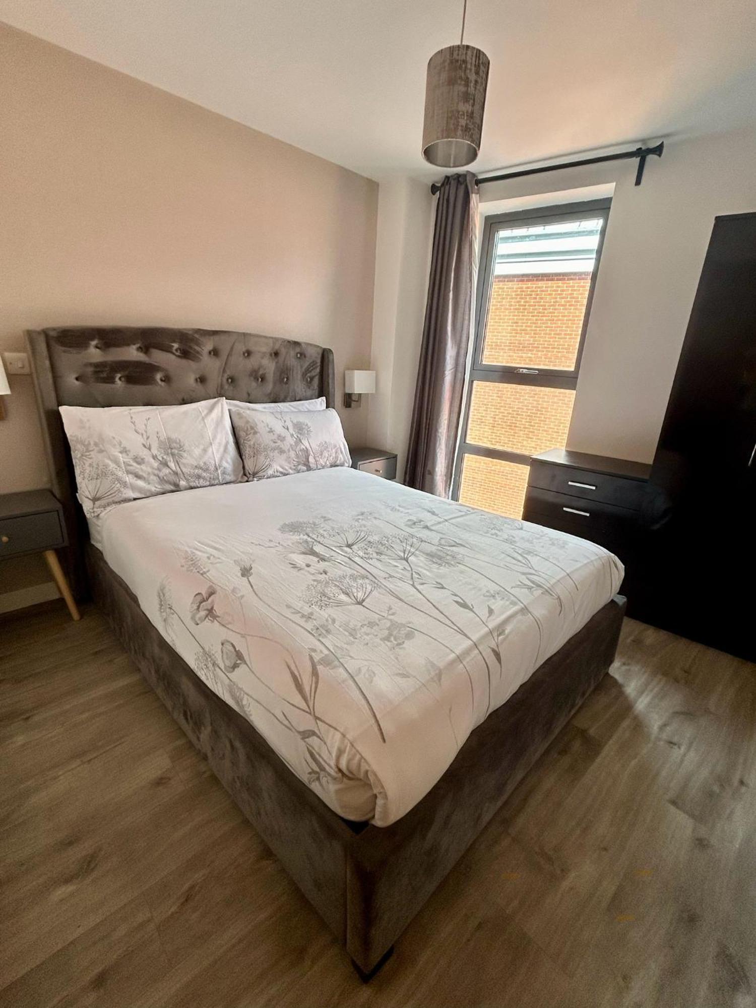 Centre 2 Bed With A Balcony * Manchester