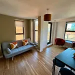 City Centre 2 Bed Apartment With A Balcony